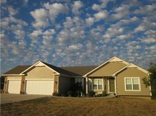 9101 Alpha Rdg, Trimble, MO 64492