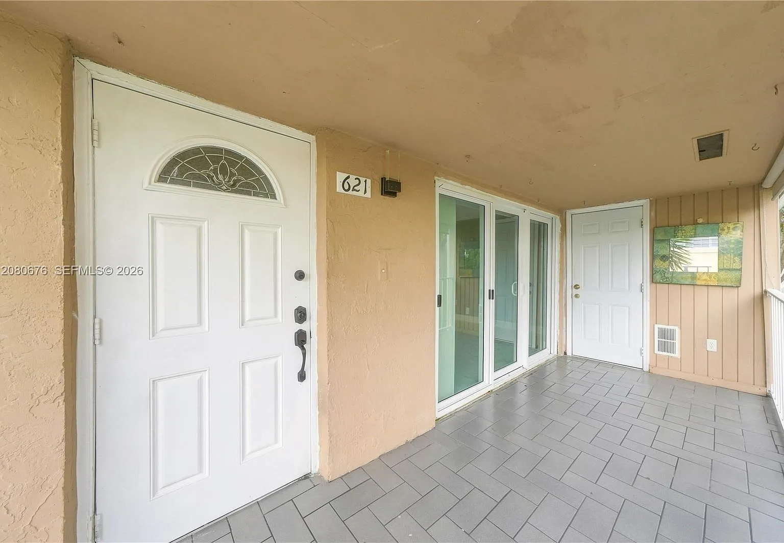 Lake & Tennis Villas Ph 1 — Photo 2