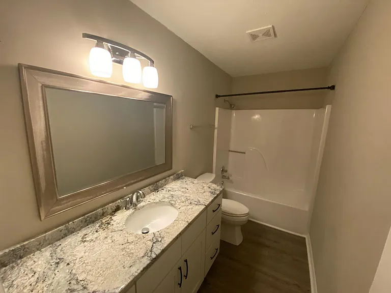 36 W Paris St — Photo 18