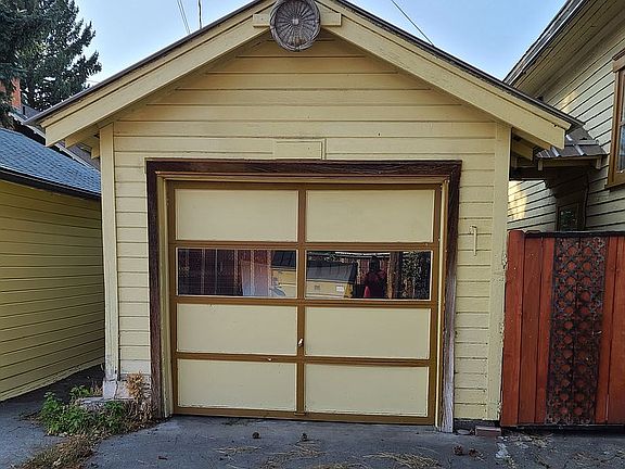 2nd image of 344 Poplar St