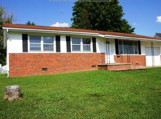 915 Ann St, Ravenswood, WV 26164