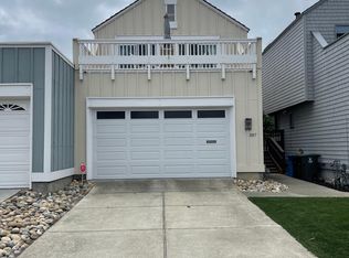 987 Shoal Dr, San Mateo, CA 94404