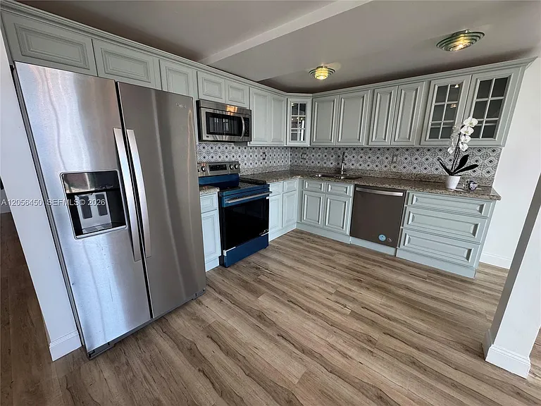 3000 NE 188th St #707 — Photo 4
