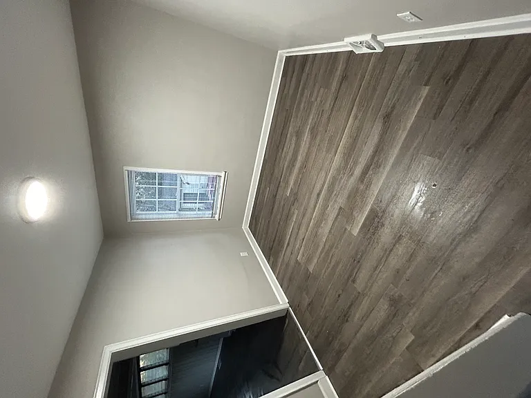 2871 Blount St — Photo 5