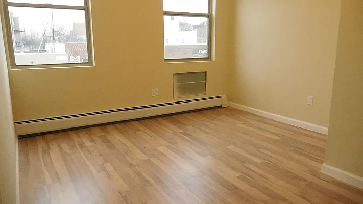 Rented by Metroperty Realty LLC | media 9