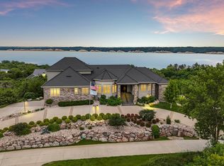 158 Signal Hill Rd, Yankton, SD 57078