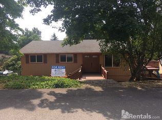 17901 Cottonwood Ct, Gladstone, OR 97027