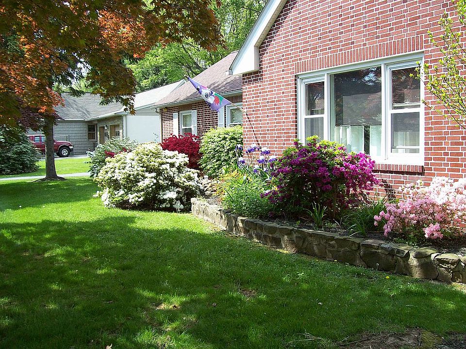 2nd image of 789 White Pine Ln