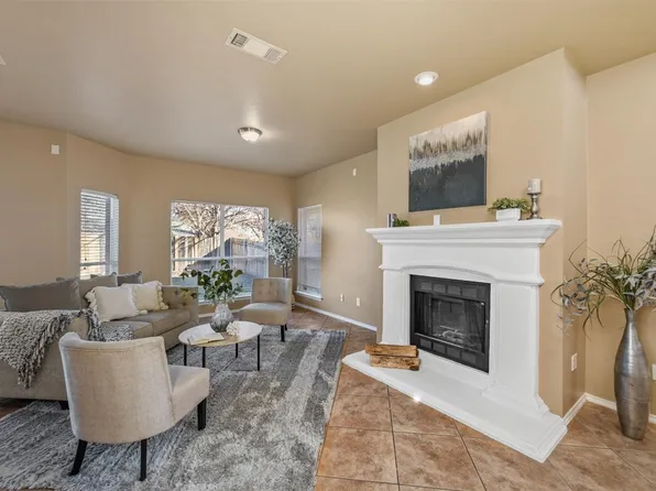 6012 Melanie Dr, Fort Worth, TX 76131