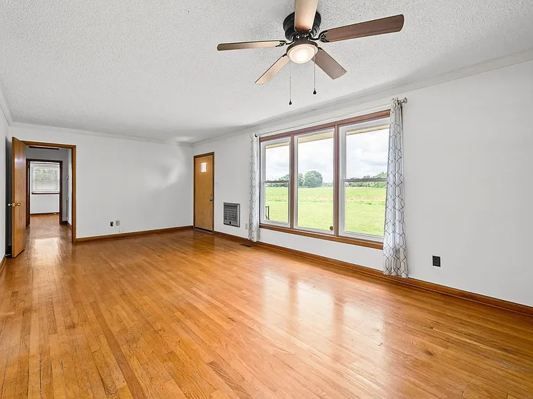 3561 Pickering Rd — Photo 8