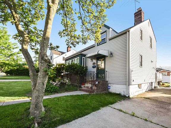 4th image of 6462 228th St