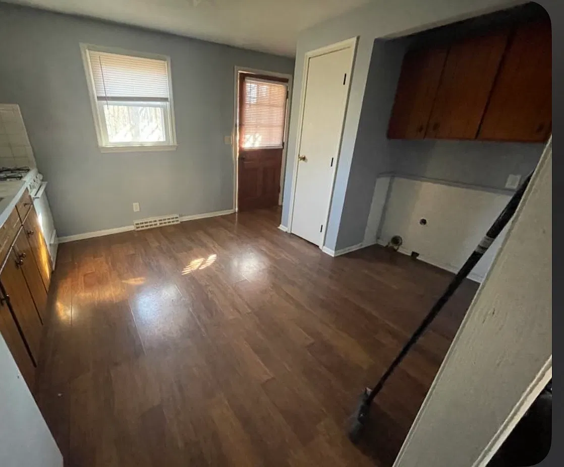 2 bed, $850 — Photo 2