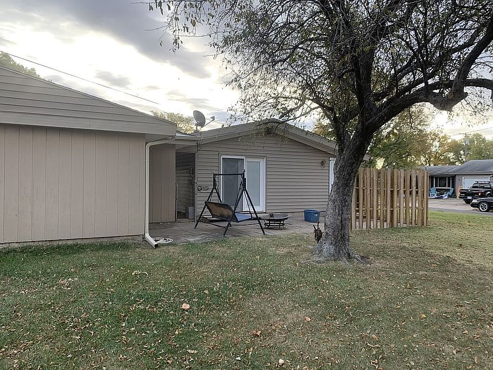 2nd image of 139 Taft Ct