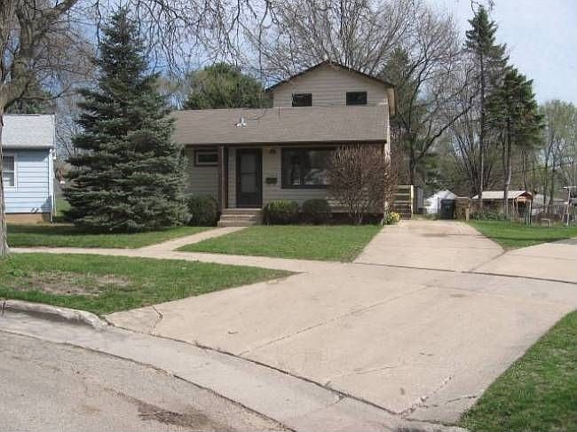 2nd image of 1025 Sue Pl