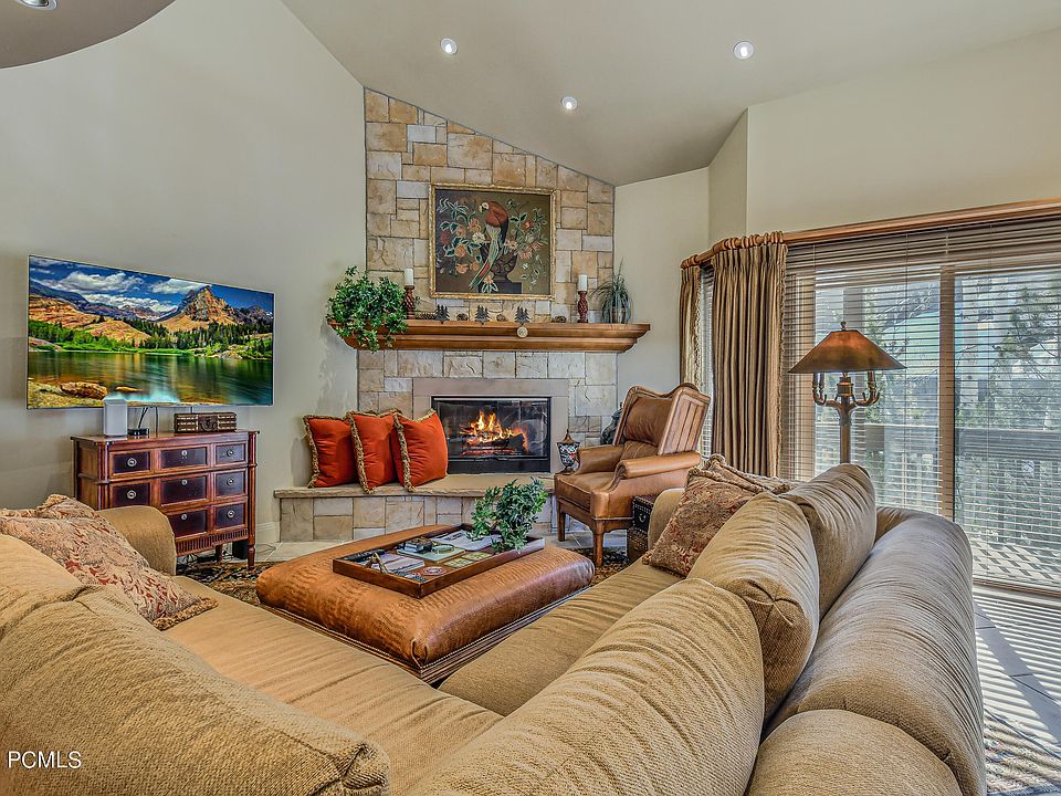 1st image of 1601 Lakeside Cir