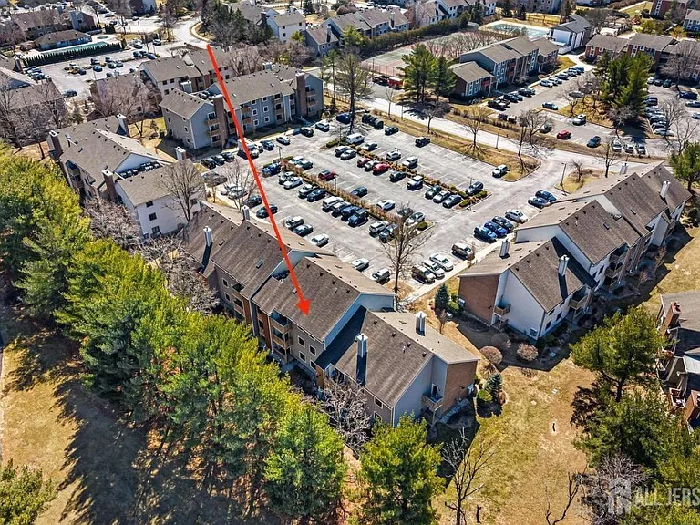 2310 Ravens Crest Dr — Photo 28