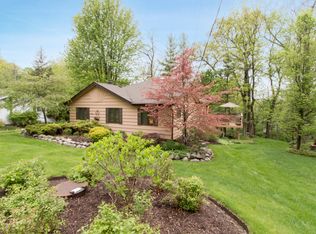 N1851 Wooddale Dr, Lake Geneva, WI 53147