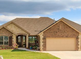 4761 Hillside Ln, Edmond, OK 73025
