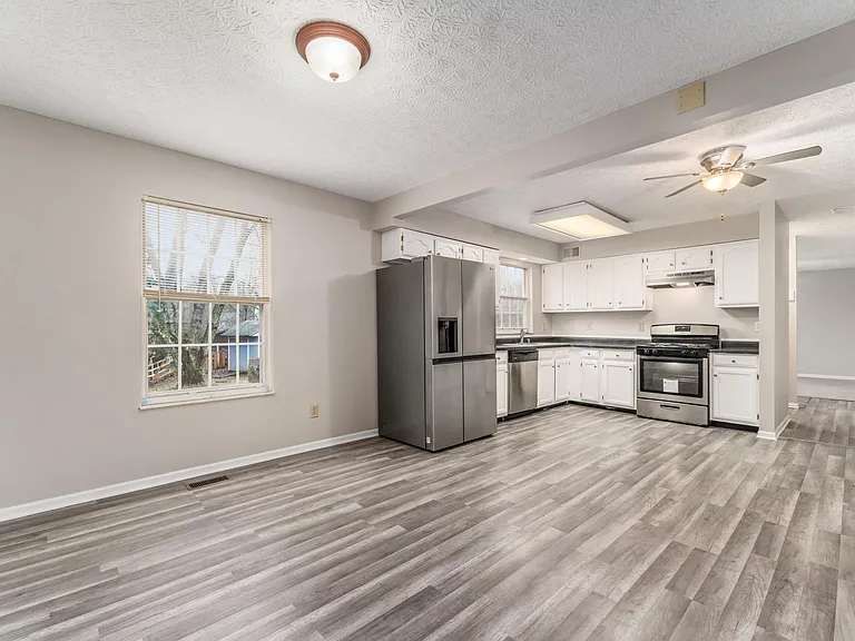 260 Timber Ridge Dr E — Photo 5