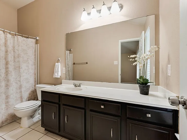 9300 Warren Dr — Photo 10