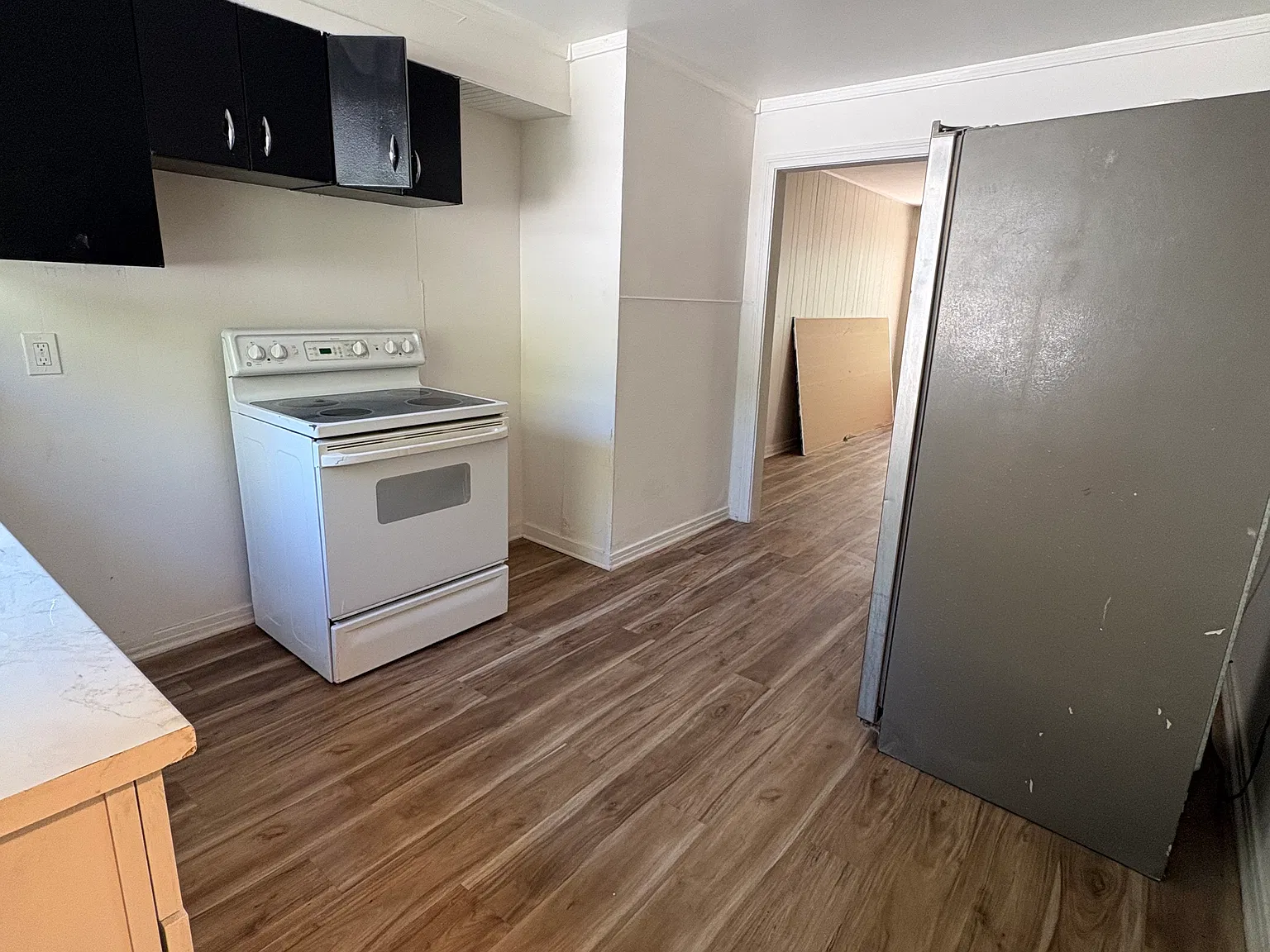 2 bed, 950 sqft, $995 — Photo 2
