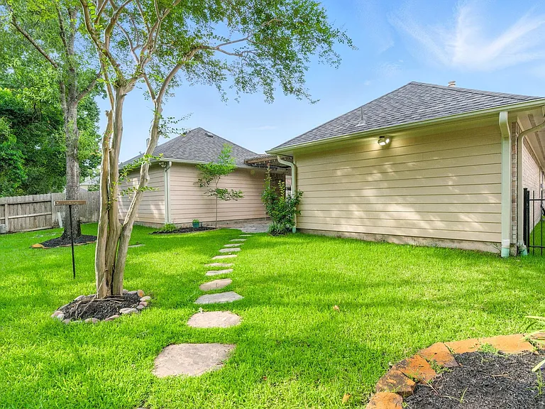 28527 Connordale Ln — Photo 33