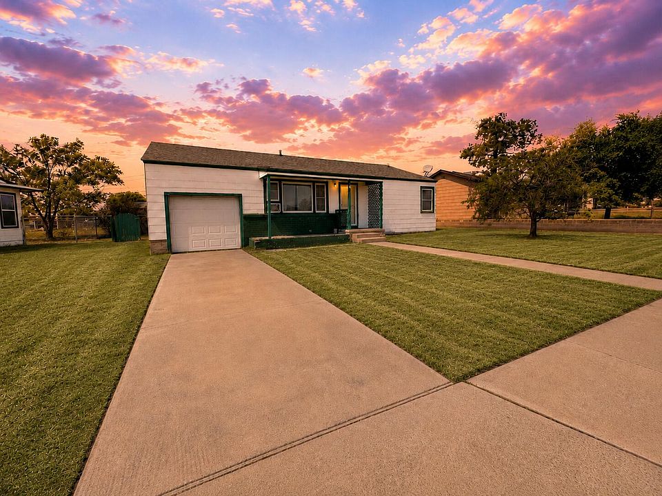 1st image of 2711 Redwood Dr