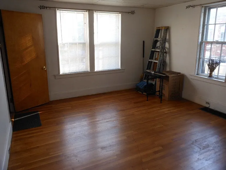 117 Auburn St #1 — Photo 5