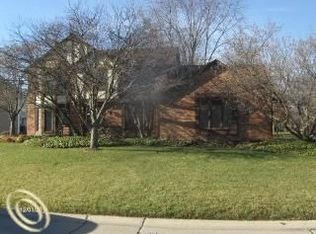 23441 Derby Ln, Farmington Hills, MI
