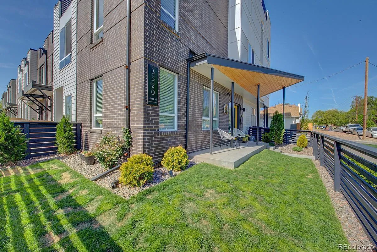 3520 W Conejos Pl — Photo 4