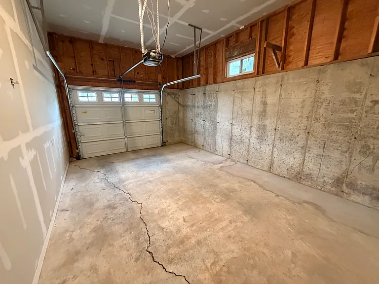 823 E Market St #823 — Photo 14