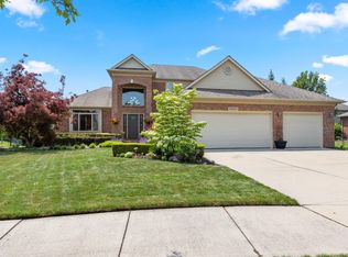 45921 Knollwood Ct, Macomb, MI 48044
