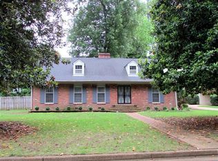 5889 Brierfield Ave, Memphis, TN 38120