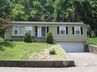 27 Woodland Dr, Wheeling, WV 26003