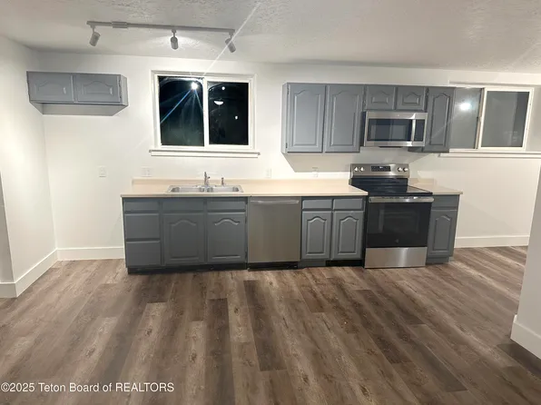555 W Deer Dr #301, Jackson, WY 83001