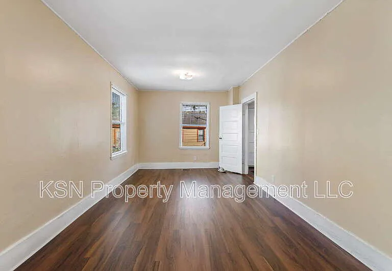 1921 Reynolds St — Photo 12