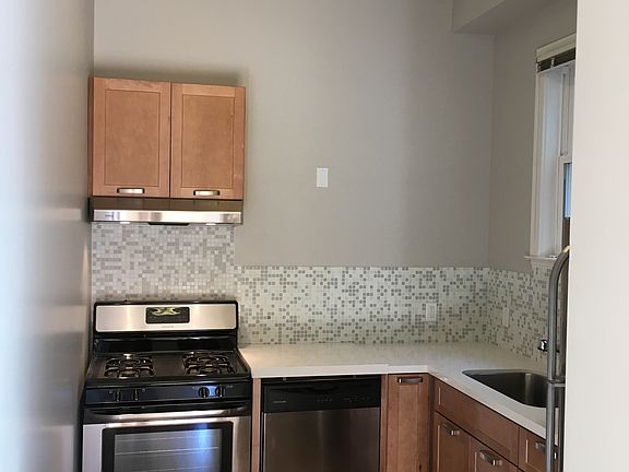 4th image of 493 Haight St #207