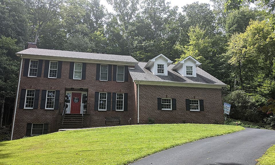 1st image of 127 Hillside Ln