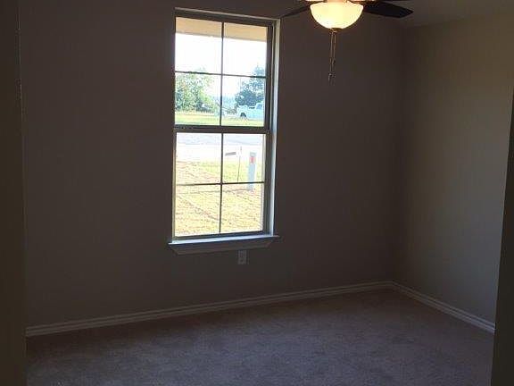5th image of 105 Collin Dr