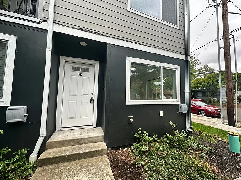 2603 SW Pickford St #105 — Photo 3