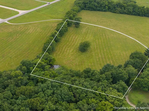 4 State Highway 32, Stockton, MO 65785