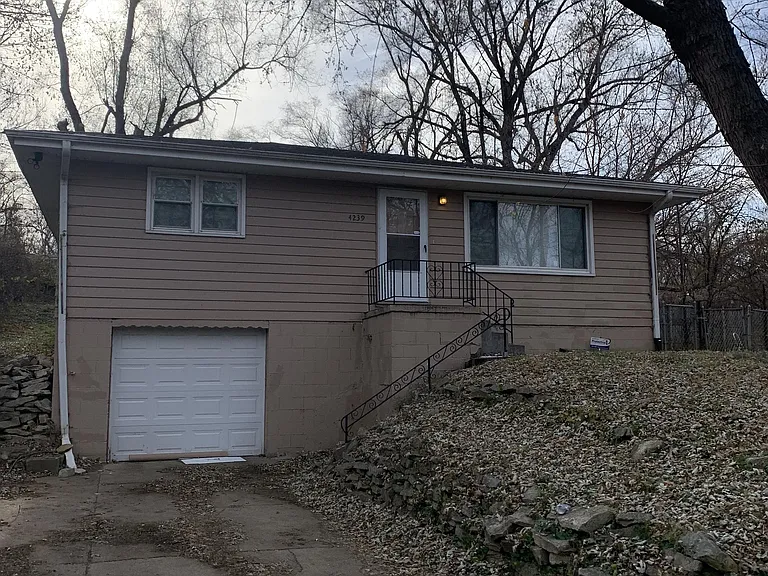 4239 Redick Ave — Photo 1