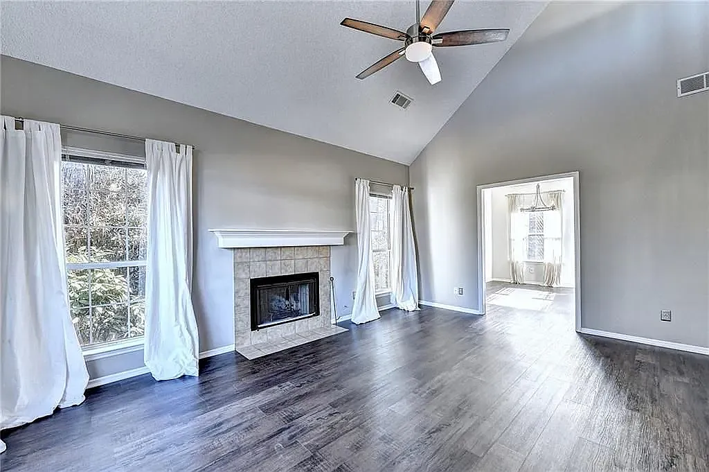 320 Pine Isle Ct — Photo 2