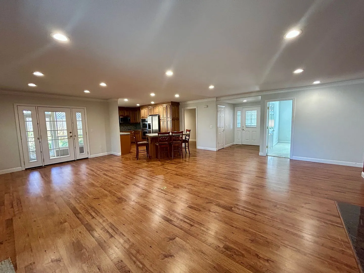 Warm and Inviting Home — Photo 4