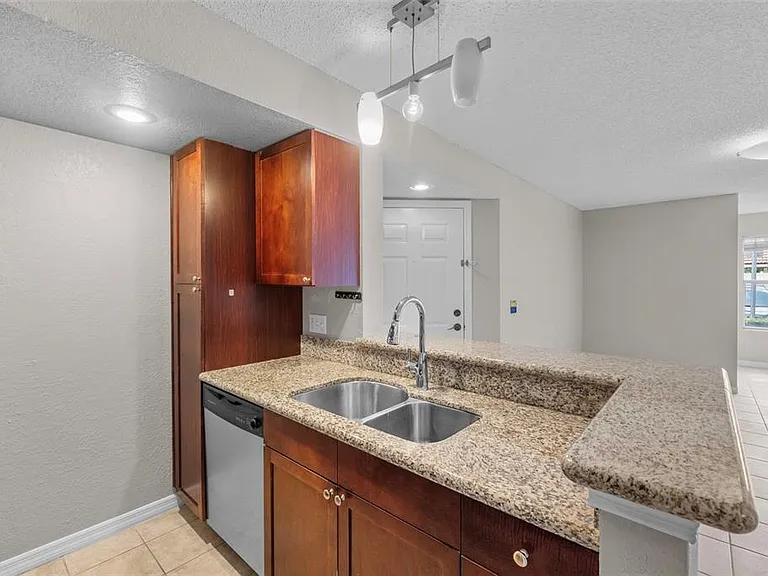 5116 Conroy Rd #15 — Photo 31