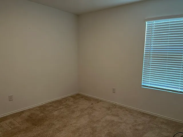 3 bed, 1261 sqft, $1,695 — Photo 4