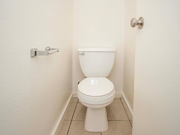 4th image of 1729 E 15th St APT 3