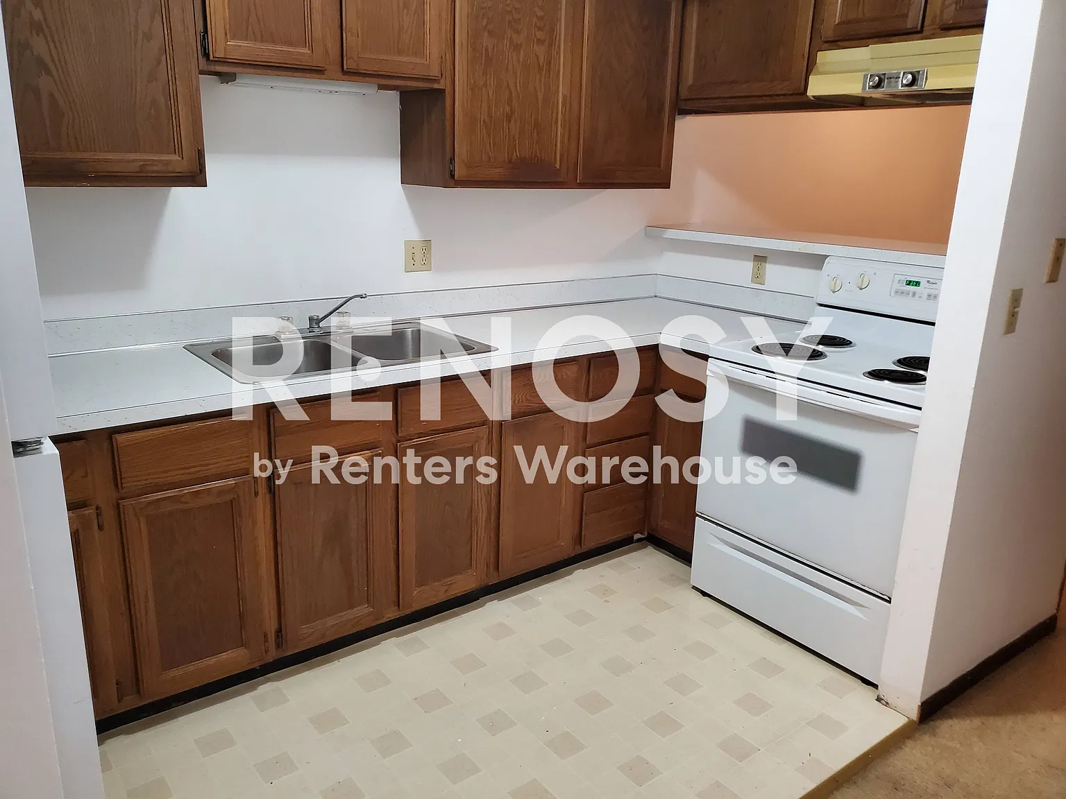 2 Bdrm 1 Bath Apt Available Now — Photo 2