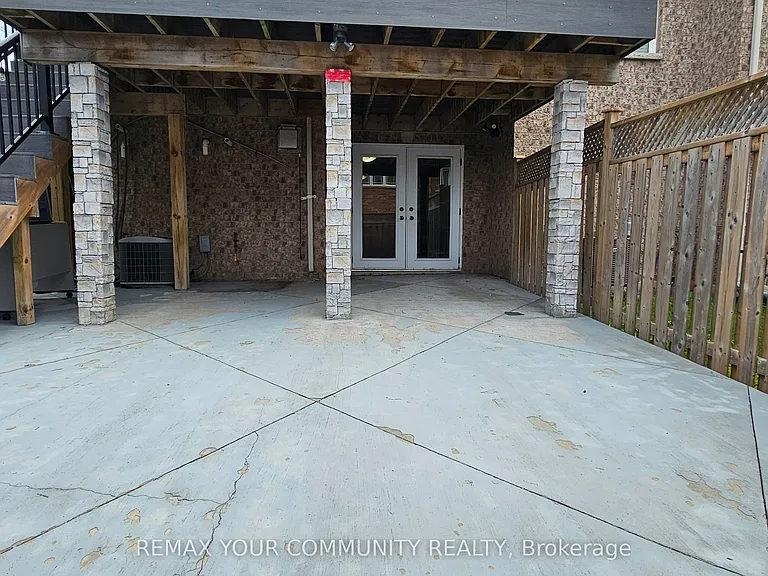 46 Courtland Cres #BASEMENT — Photo 10