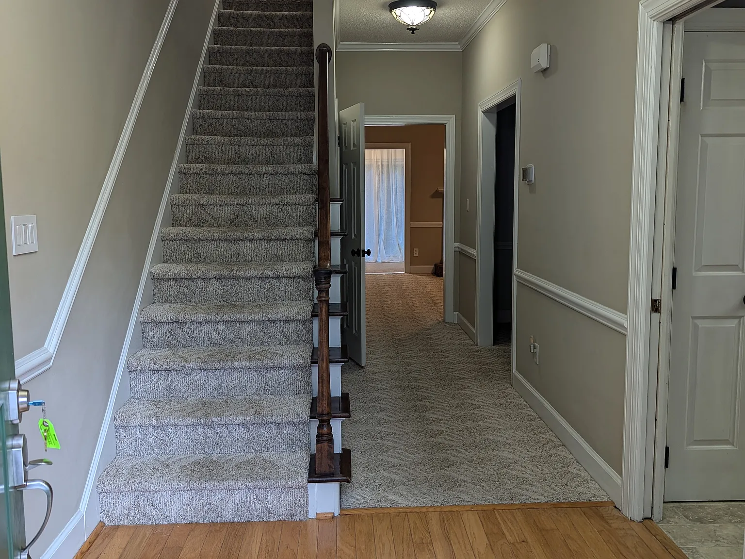 3 bed, 2.5 bath, 1800 sqft, $1,850 — Photo 2